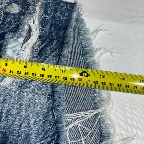 Garage Denim Festival Distress High Waist Jean Shorts Size 11 - Picture 8 of 10